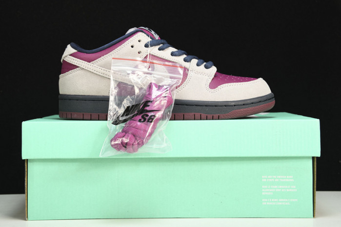 nike sb dunk low atmosphere grey true berry bq6817-001