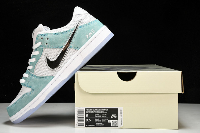 april skkateboards x nk sb dunk low fd2562-400